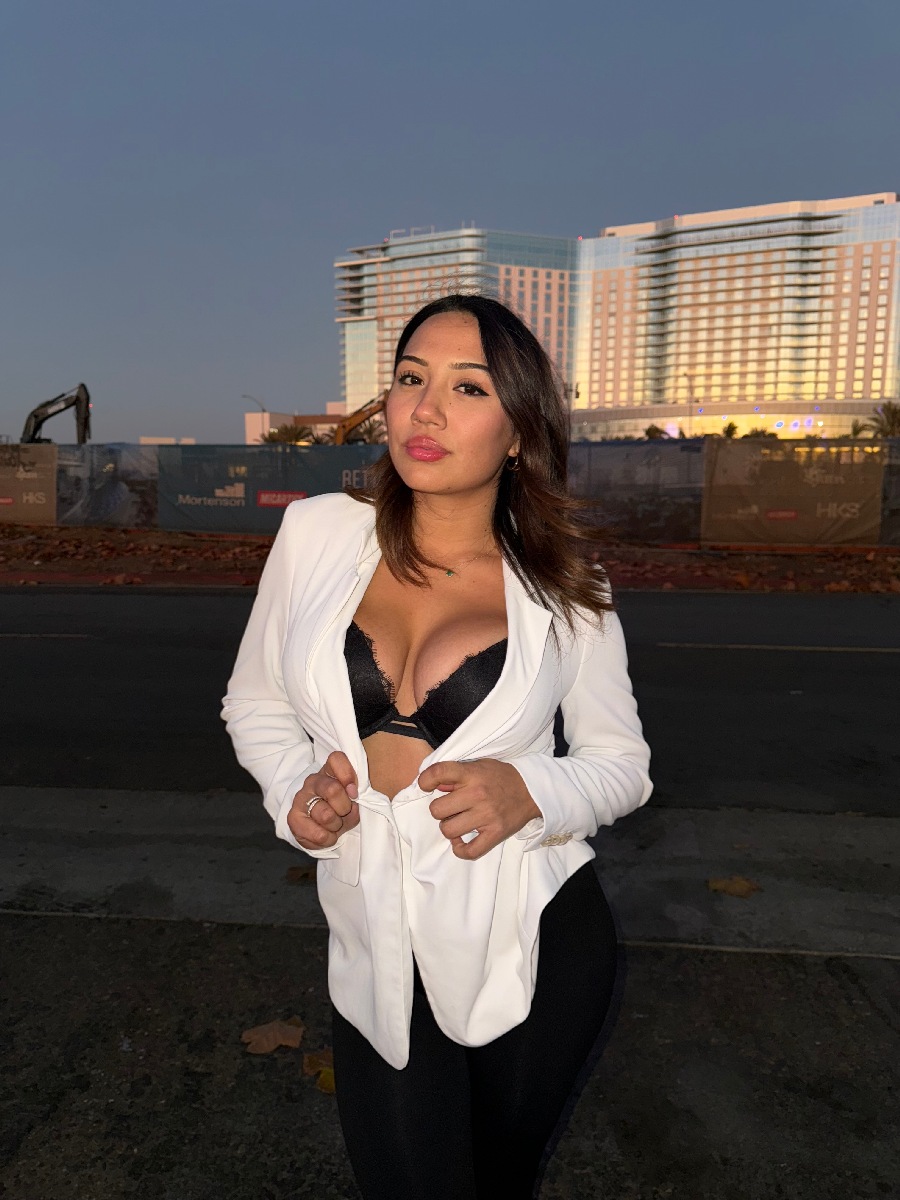 Take a pause and enjoy Ali Cruz — streaming from Chenzhou