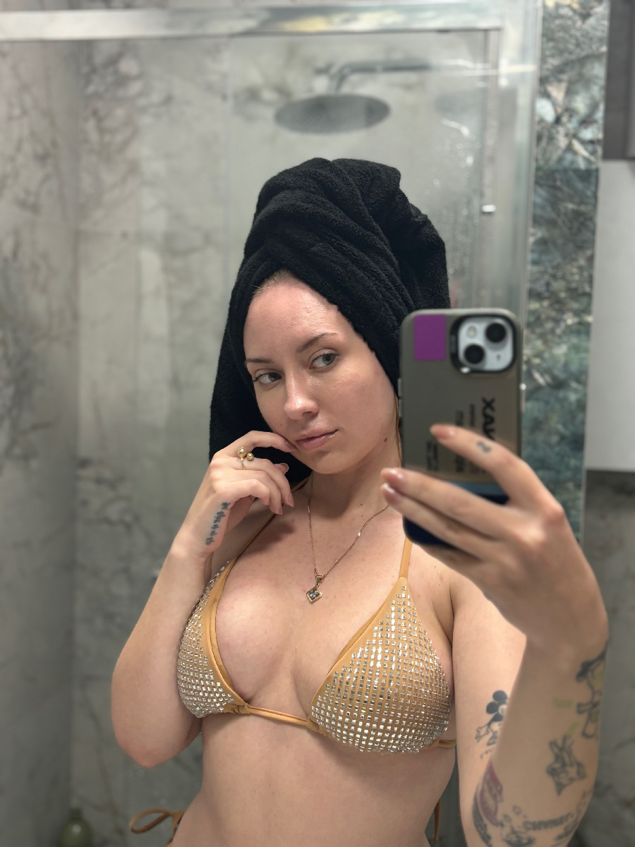 Nude girl KateV in Chenzhou